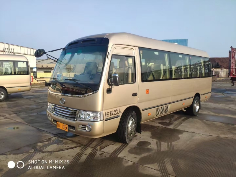 旅游大巴车队实拍·旅游大巴车队实拍·青岛14｜青岛包车乘客保险怎么看?承运人责任险说明