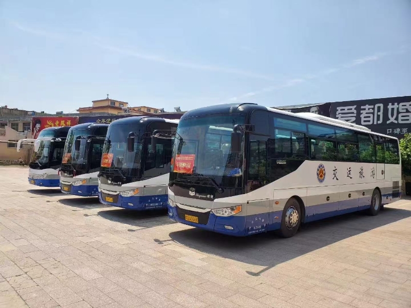 旅游大巴车队实拍·旅游大巴车队实拍·青岛11｜青岛包车行李多选什么车?装载空间参考