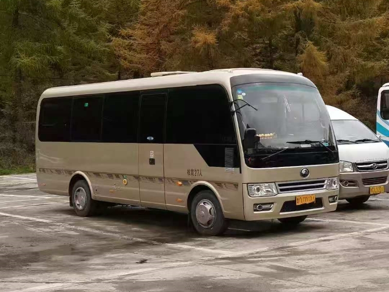 旅游大巴车队实拍·旅游大巴车队实拍·青岛8｜青岛包车定金退吗?取消改期规则说明